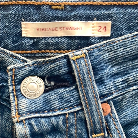 Levi’s Ribcage Straight Size 24 - Picture 4 of 7